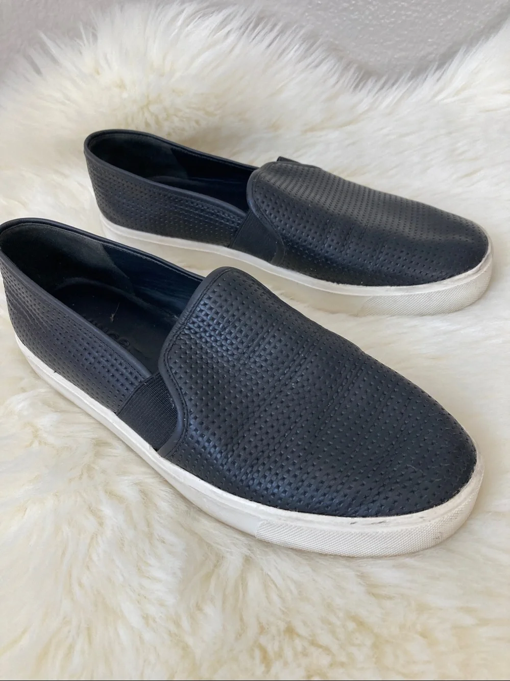 Vince Blair Perforated Leather Slip on Sneakers sz 6